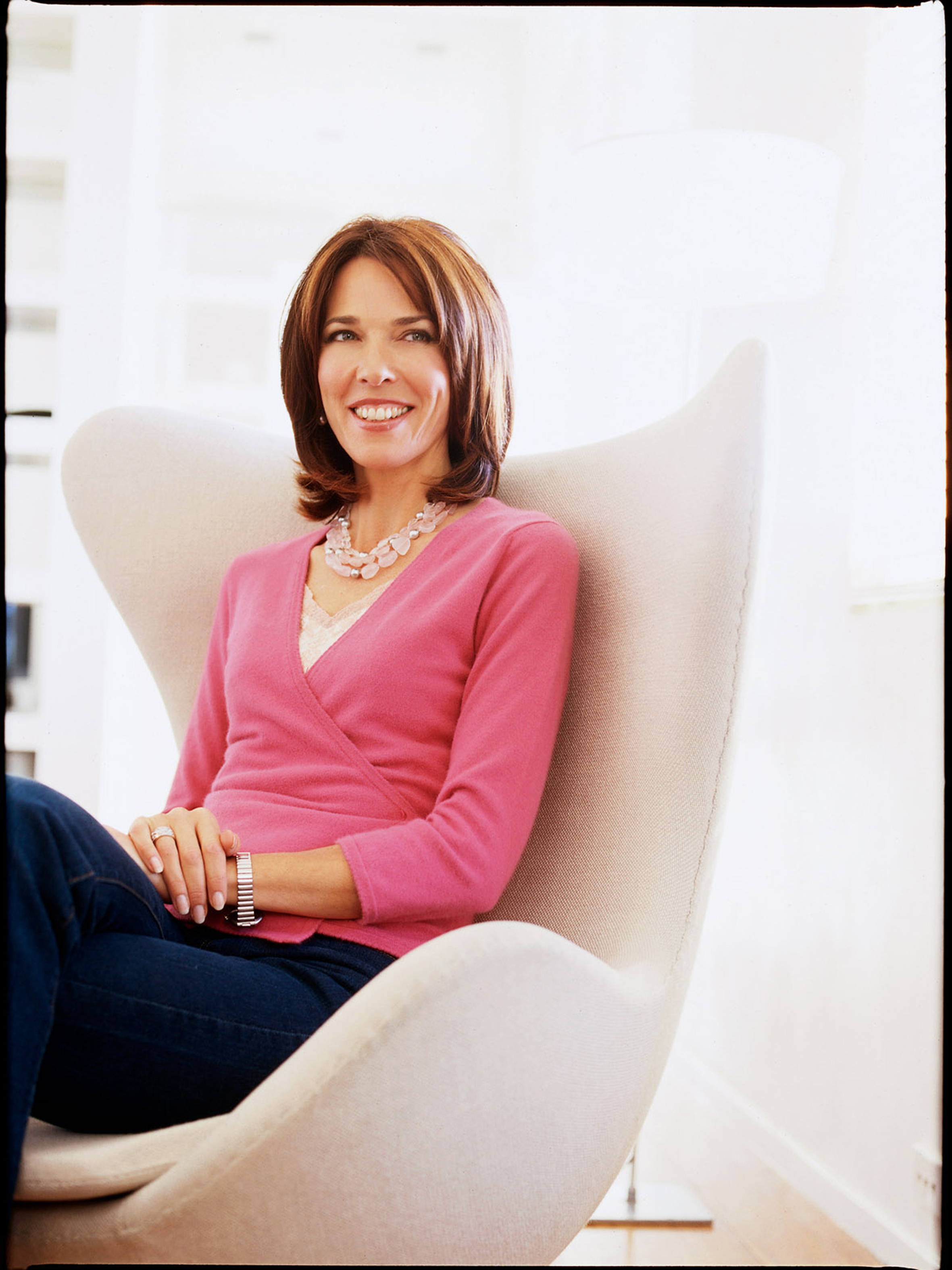 Portraits - ~/Content/Media/Portraits/PJen Keyet.jpg)